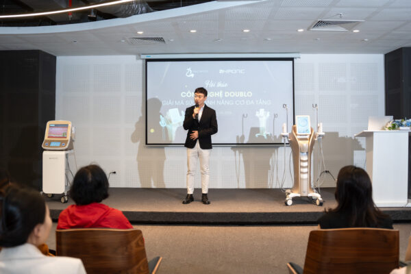 Giám đốc Seo Dong Hoon - đại diện Snowfox