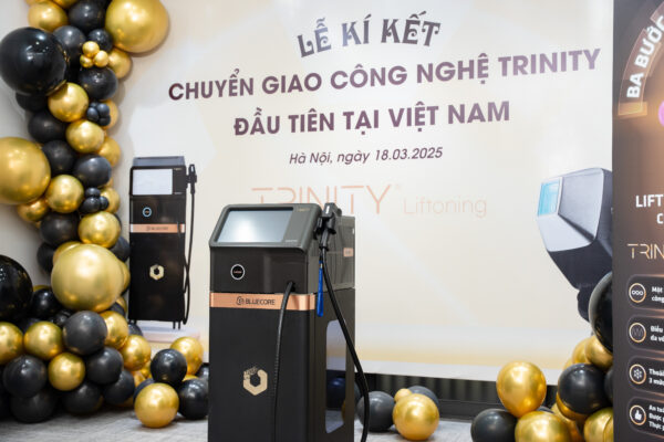 Trinity là thiết bị laser ba bước sóng, ứng dụng công nghệ Blue Sapphire Tip độc quyền