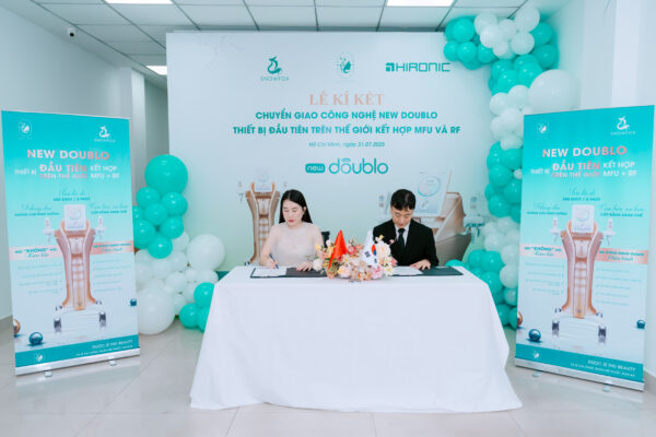 SnowFox và Dược sĩ Thu Beauty đã chính thức ký kết biên bản chuyển giao thiết bị New Doublo