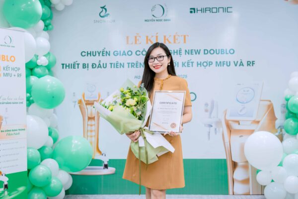 Tiến sĩ, Bác sĩ Nguyễn Ngọc Oanh là một trong những chuyên gia đầu ngành trong lĩnh vực da liễu tại Việt Nam